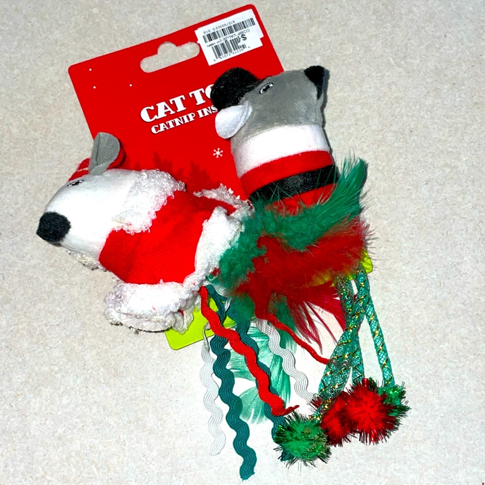 Cat toys Pair of 2 catnip filled Mr & Mrs Claus stuffed mice feathers danglers